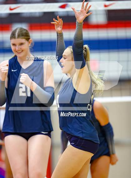 Thumbnail 2 in Oak Ridge vs College Park photogallery.