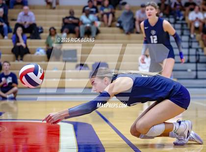 Thumbnail 1 in Oak Ridge vs College Park photogallery.