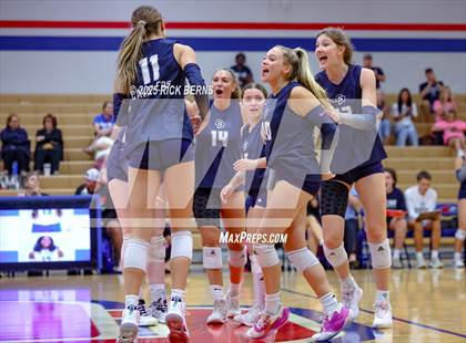 Thumbnail 1 in Oak Ridge vs College Park photogallery.