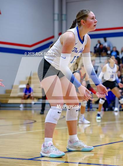 Thumbnail 3 in Oak Ridge vs College Park photogallery.