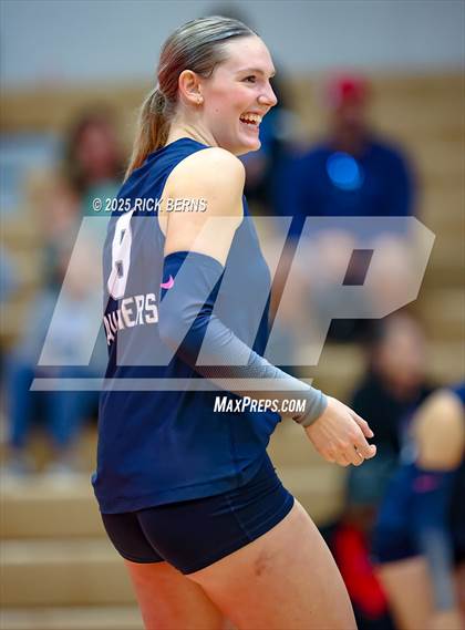 Thumbnail 3 in Oak Ridge vs College Park photogallery.