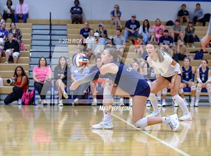 Thumbnail 3 in Oak Ridge vs College Park photogallery.
