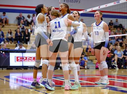 Thumbnail 3 in Oak Ridge vs College Park photogallery.
