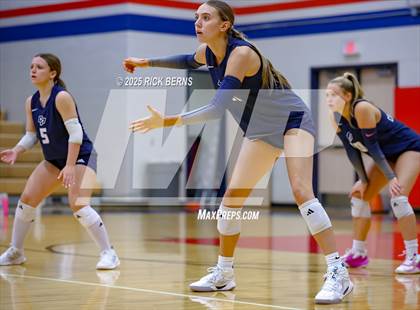 Thumbnail 3 in Oak Ridge vs College Park photogallery.