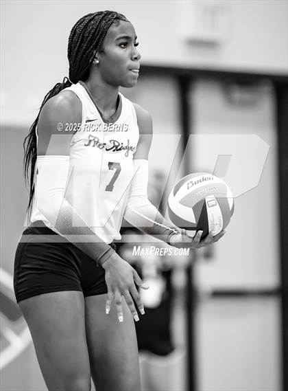 Thumbnail 3 in Oak Ridge vs College Park photogallery.