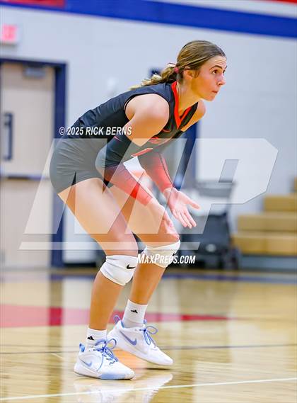 Thumbnail 1 in Oak Ridge vs College Park photogallery.