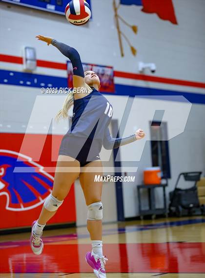 Thumbnail 1 in Oak Ridge vs College Park photogallery.