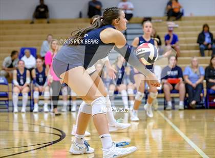 Thumbnail 2 in Oak Ridge vs College Park photogallery.