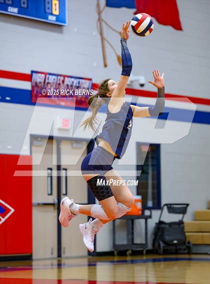 Thumbnail 1 in Oak Ridge vs College Park photogallery.