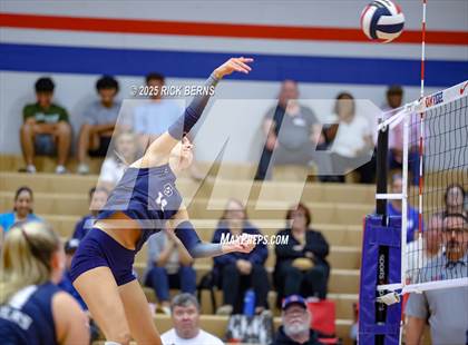 Thumbnail 2 in Oak Ridge vs College Park photogallery.