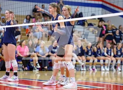 Thumbnail 1 in Oak Ridge vs College Park photogallery.