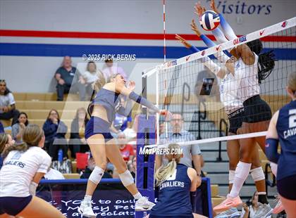 Thumbnail 1 in Oak Ridge vs College Park photogallery.