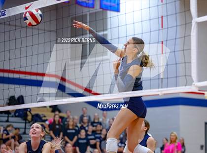 Thumbnail 3 in Oak Ridge vs College Park photogallery.