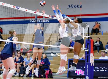 Thumbnail 3 in Oak Ridge vs College Park photogallery.