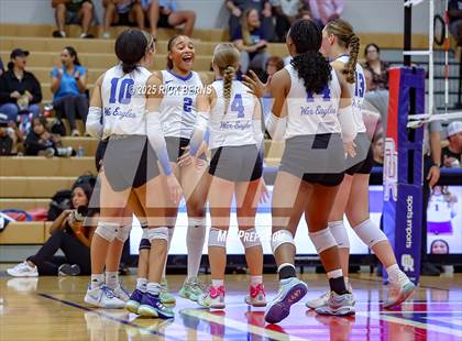 Thumbnail 3 in Oak Ridge vs College Park photogallery.