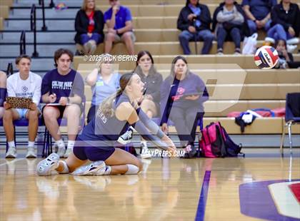 Thumbnail 3 in Oak Ridge vs College Park photogallery.