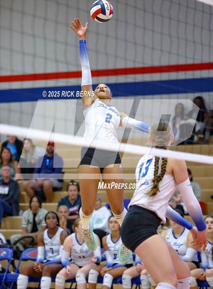 Thumbnail 3 in Oak Ridge vs College Park photogallery.