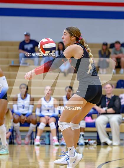 Thumbnail 3 in Oak Ridge vs College Park photogallery.