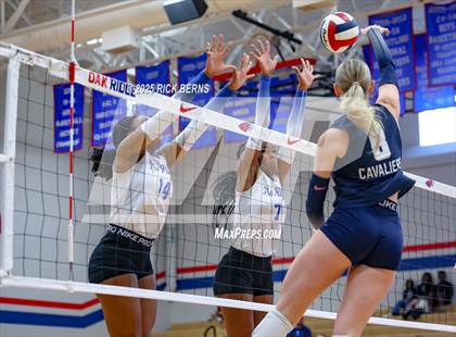 Thumbnail 1 in Oak Ridge vs College Park photogallery.