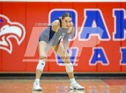 Thumbnail 2 in Oak Ridge vs College Park photogallery.
