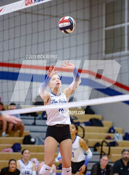 Thumbnail 1 in Oak Ridge vs College Park photogallery.