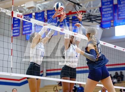 Thumbnail 2 in Oak Ridge vs College Park photogallery.