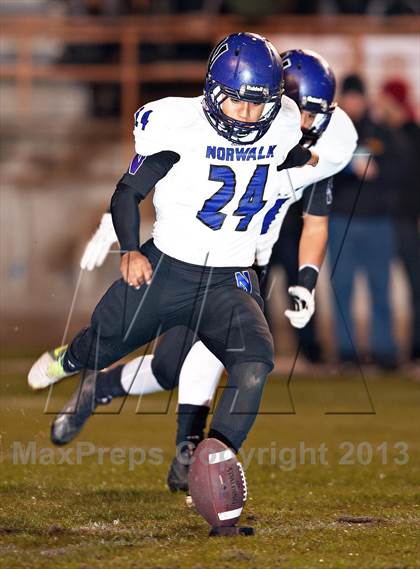 Thumbnail 2 in Norwalk vs. La Serna (CIF SS Southeast Division Final) photogallery.