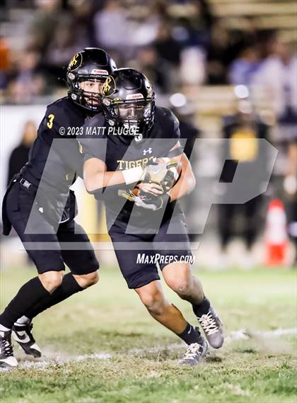 Thumbnail 1 in Roosevelt @ San Fernando (CIF LA City Section D2 2nd Round) photogallery.