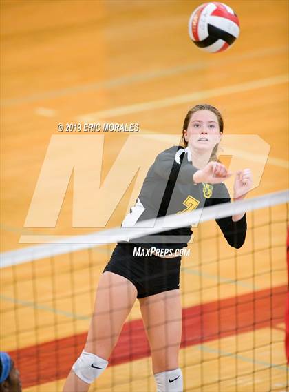 Thumbnail 2 in Patrick Henry vs La Jolla (September Classic) photogallery.