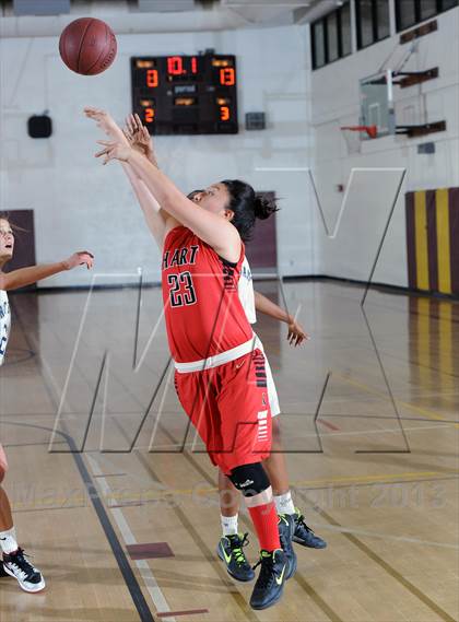 Thumbnail 2 in Notre Dame vs. Hart (La Canada Tournament) photogallery.