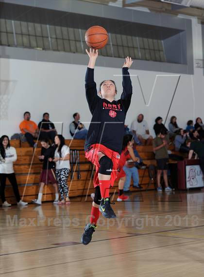 Thumbnail 2 in Notre Dame vs. Hart (La Canada Tournament) photogallery.