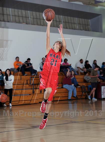 Thumbnail 1 in Notre Dame vs. Hart (La Canada Tournament) photogallery.