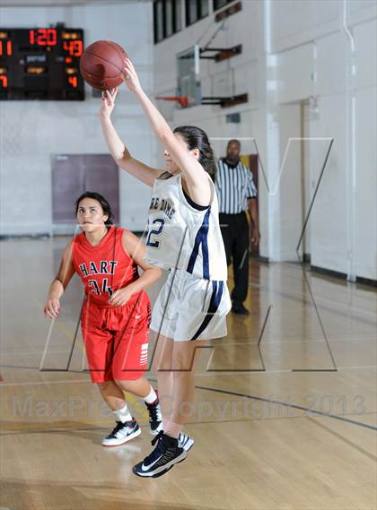 Thumbnail 1 in Notre Dame vs. Hart (La Canada Tournament) photogallery.