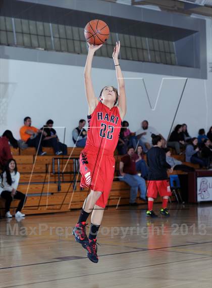 Thumbnail 2 in Notre Dame vs. Hart (La Canada Tournament) photogallery.