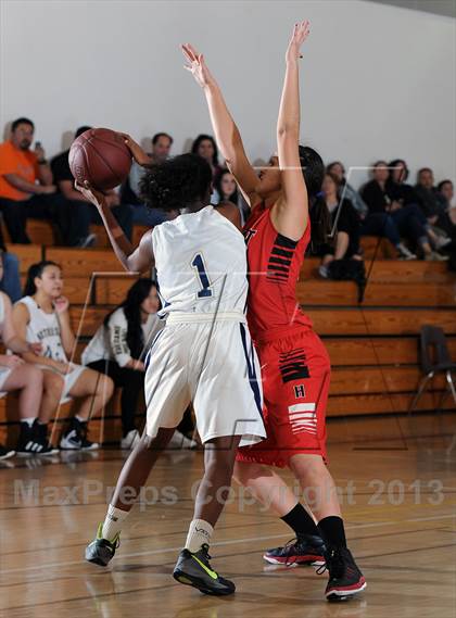 Thumbnail 3 in Notre Dame vs. Hart (La Canada Tournament) photogallery.