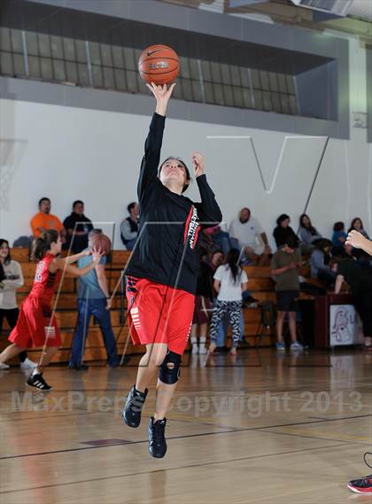 Thumbnail 3 in Notre Dame vs. Hart (La Canada Tournament) photogallery.