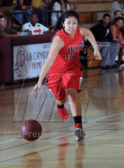 Thumbnail 2 in Notre Dame vs. Hart (La Canada Tournament) photogallery.