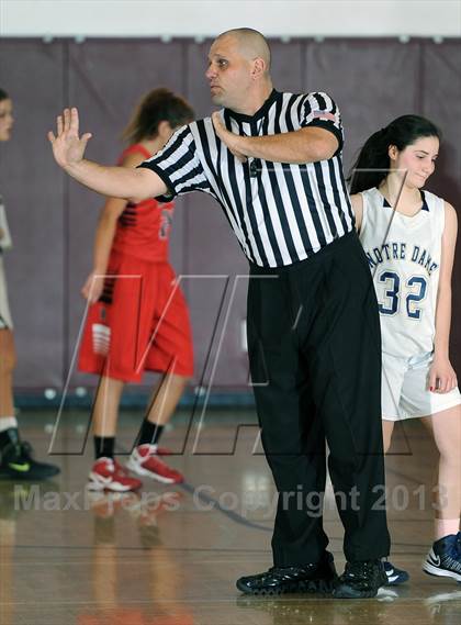 Thumbnail 2 in Notre Dame vs. Hart (La Canada Tournament) photogallery.