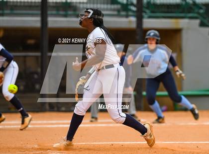 Thumbnail 2 in Dacula vs. Pope photogallery.