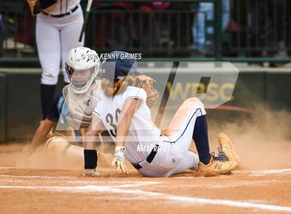 Thumbnail 3 in Dacula vs. Pope photogallery.