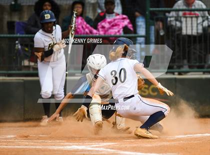 Thumbnail 2 in Dacula vs. Pope photogallery.