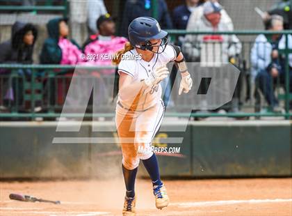 Thumbnail 3 in Dacula vs. Pope photogallery.