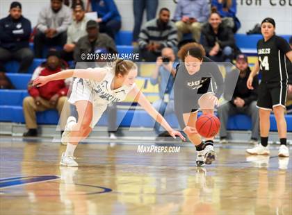 Thumbnail 3 in Franklin vs Central (MIAA Division 1 Semifinal) photogallery.