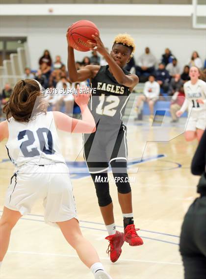 Thumbnail 3 in Franklin vs Central (MIAA Division 1 Semifinal) photogallery.