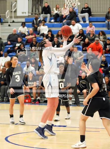 Thumbnail 3 in Franklin vs Central (MIAA Division 1 Semifinal) photogallery.