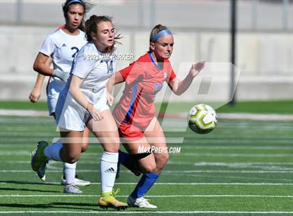 Thumbnail 2 in Boerne-Champion vs. Gregory-Portland (Dripping Springs Invitational) photogallery.