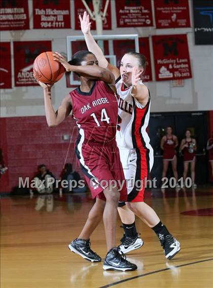 Thumbnail 3 in Oak Ridge @ Maryville (Region 2 AAA Final) photogallery.