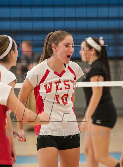Thumbnail 3 in Exeter-West Greenwich vs. Cranston West (RIIL D2 Final) photogallery.