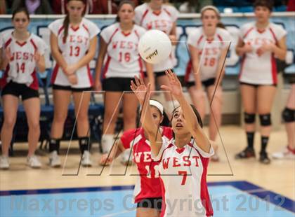 Thumbnail 2 in Exeter-West Greenwich vs. Cranston West (RIIL D2 Final) photogallery.
