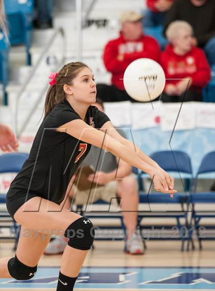 Thumbnail 2 in Exeter-West Greenwich vs. Cranston West (RIIL D2 Final) photogallery.